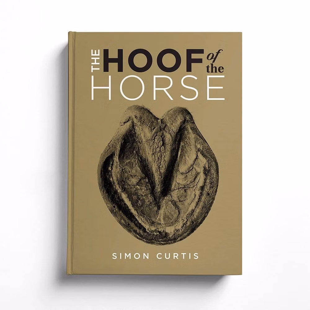 Bok "The Hoof of the Horse" av Simon Curtis